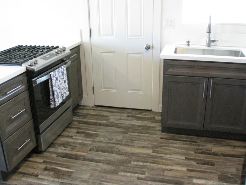 Building Photo - 1641 Evergreen Ave