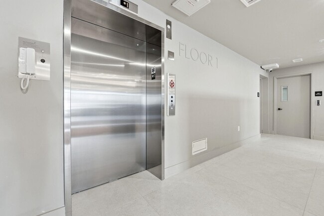 Building Photo - 337 Johnston Ave