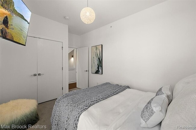 Building Photo - 284 Alfred St