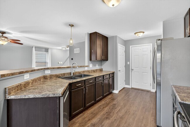 Building Photo - Charming 4-Bedroom Home in Springhurst Com...
