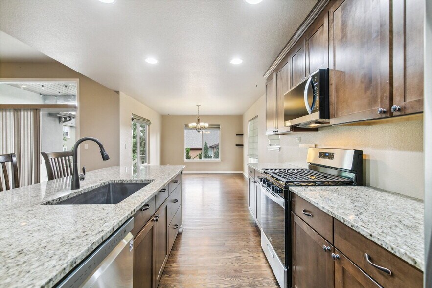 Building Photo - Stylish Cordera Ranch with Finished Baseme...