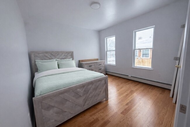 Building Photo - 29 Catherine St