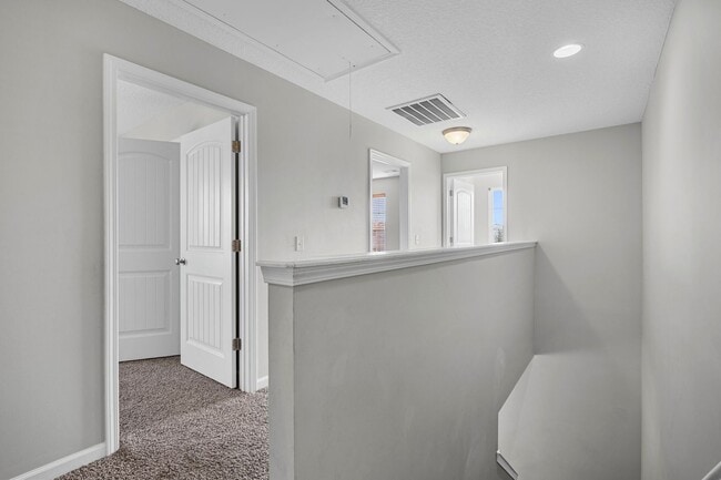 Building Photo - 5 Bedroom, 2.5 Bathroom - White Oak Subdivision - Richmond Hill