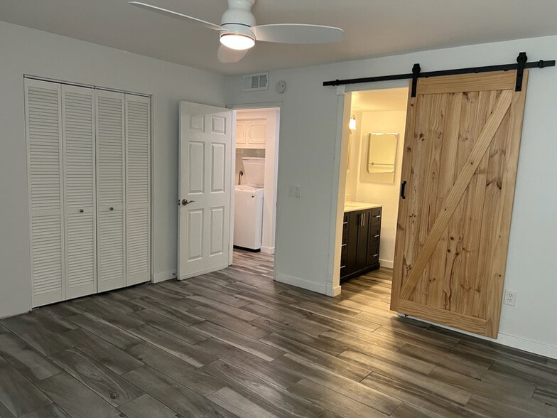 Building Photo - 832 13th St