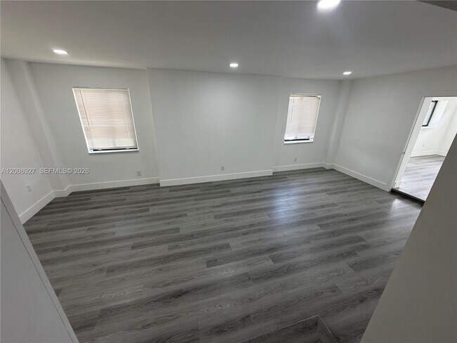 Building Photo - 13885 NW 5th Ave