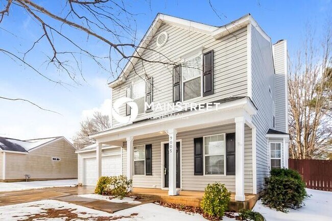 Building Photo - 9005 Buck Ct