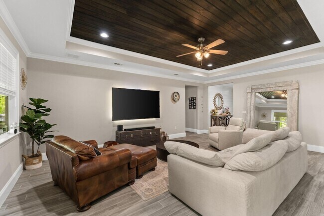 Building Photo - 106 Hibernate Way