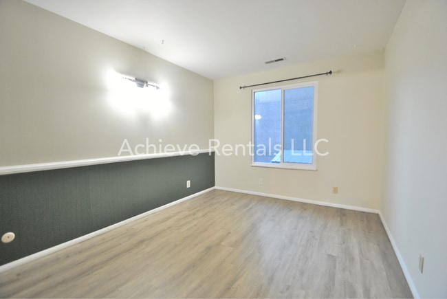 Building Photo - 167 E 100 N