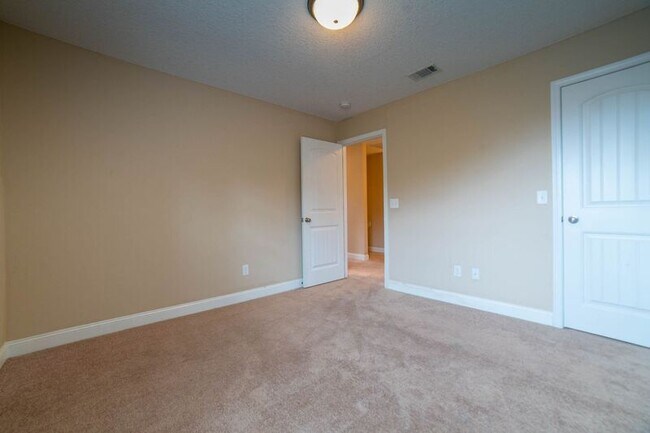 Building Photo - 211 Augusta Way