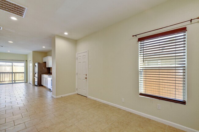 Building Photo - 417 Odell St