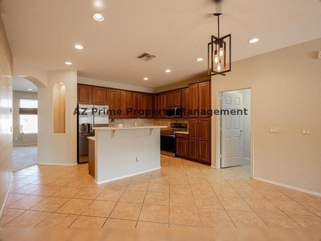 Building Photo - 2419 W Darrow St