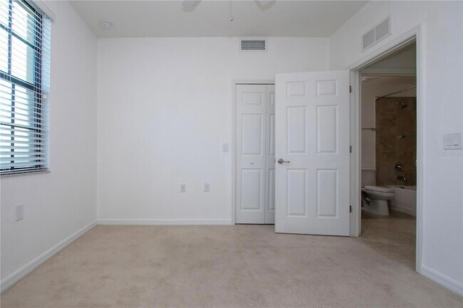 Building Photo - 16804 Vardon Ter