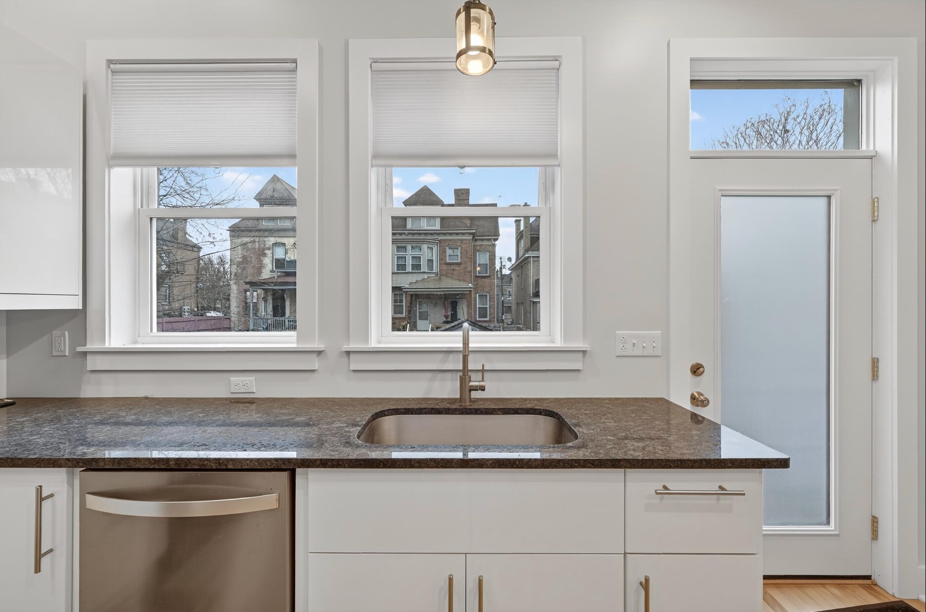 Building Photo - 5549 Columbo St