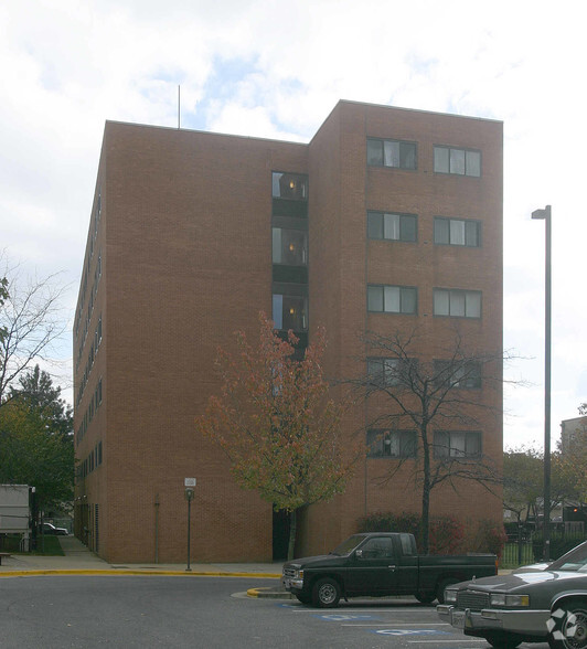 Building Photo - Timothy House & Gardens