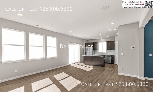 Building Photo - 1384 SW Pendleton Way