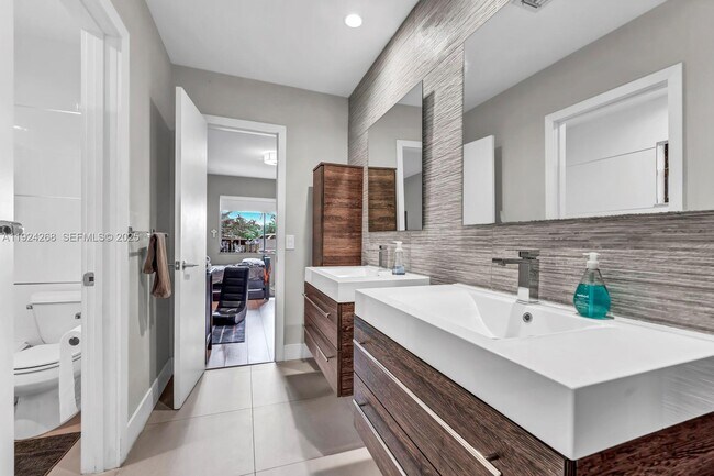 Building Photo - 5800 SW 73rd Ave