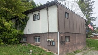 Building Photo - 105 Hilltop Dr