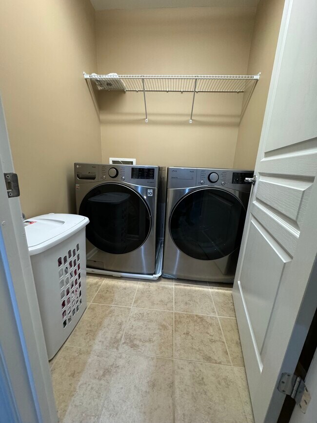 Laundry - 15656 Canmore St