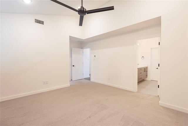 Building Photo - 1901 N Carroll Ave