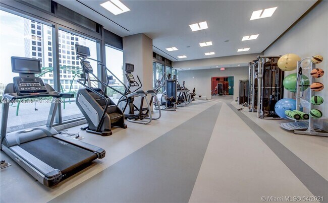 Building Photo - 68 SE 6th St