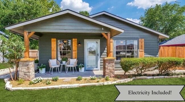 Primary Photo - 2-202 Graham St