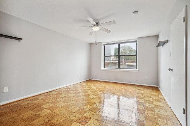 Building Photo - $500 Rent Credit for a Lease Start by 2/28...