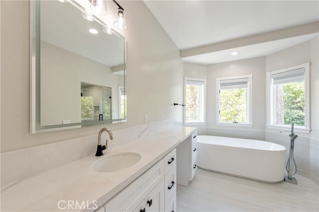 Building Photo - 2836 N Kingsgate Dr