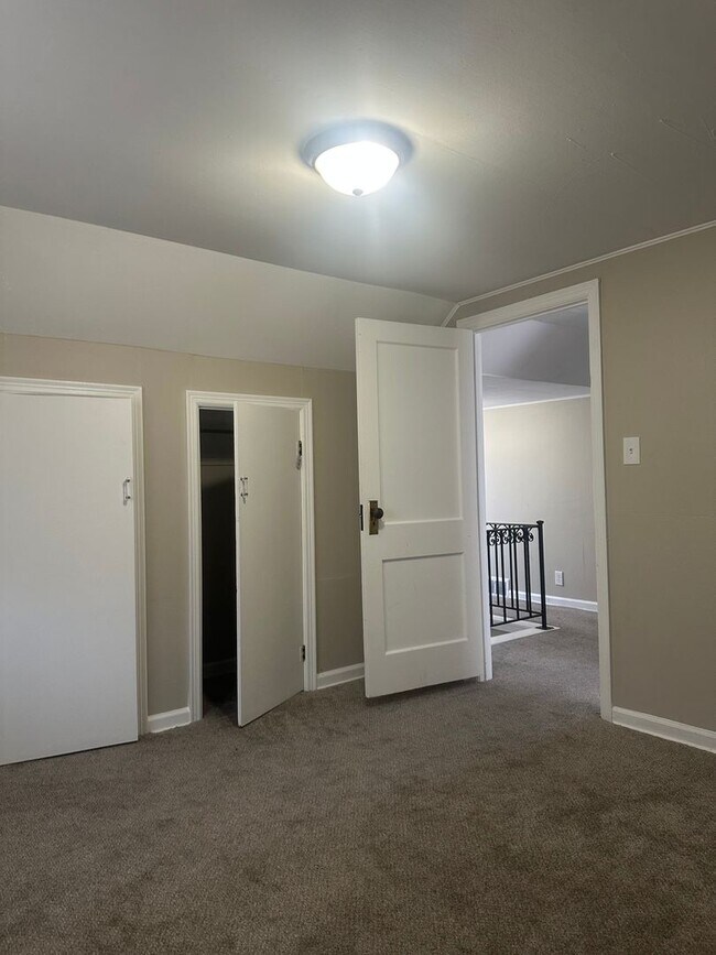 Building Photo - 4 Bedroom 3 Full Bathroom Home for Rent in...