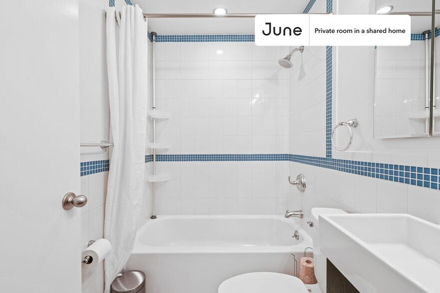 Building Photo - Room in Shared 3 bed/1 bath home in Upper East Side