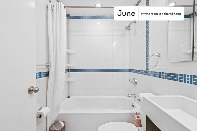 Building Photo - Room in Shared 3 bed/1 bath home