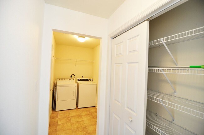 Building Photo - 29934 Glenrose Way