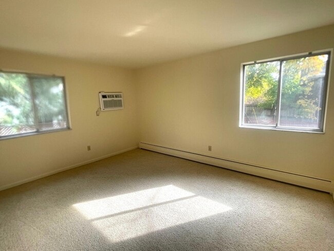 Building Photo - 1400 Morton Ave