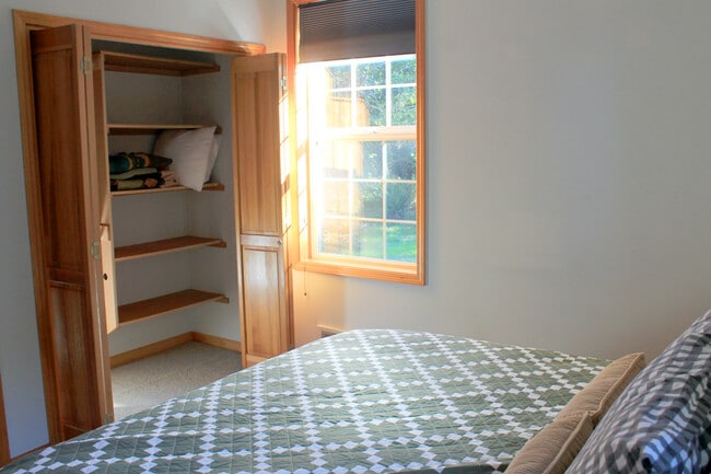 Building Photo - 8455 S Victoria Ave