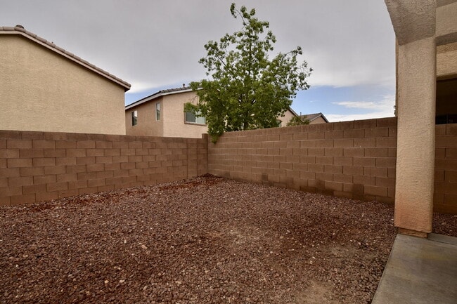 Building Photo - Beautiful Southwest 2-Story Home with Spacious Layout & Covered Patio