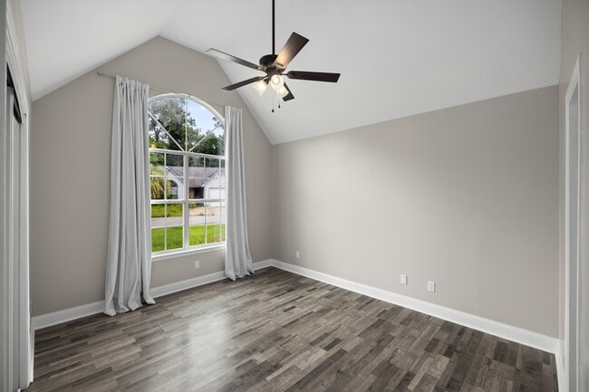 Building Photo - 3045 Yorktown Cir