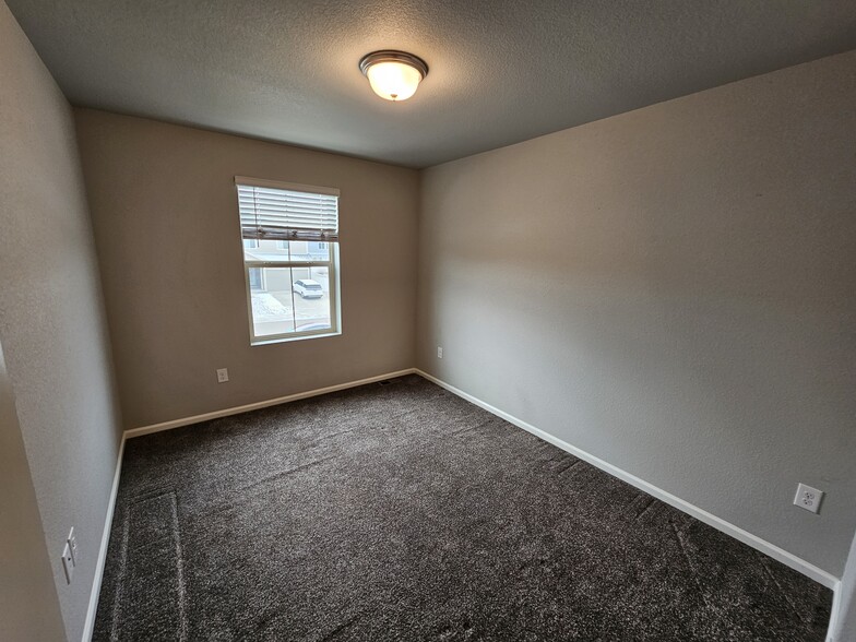 Building Photo - 7960 Luminary Ln