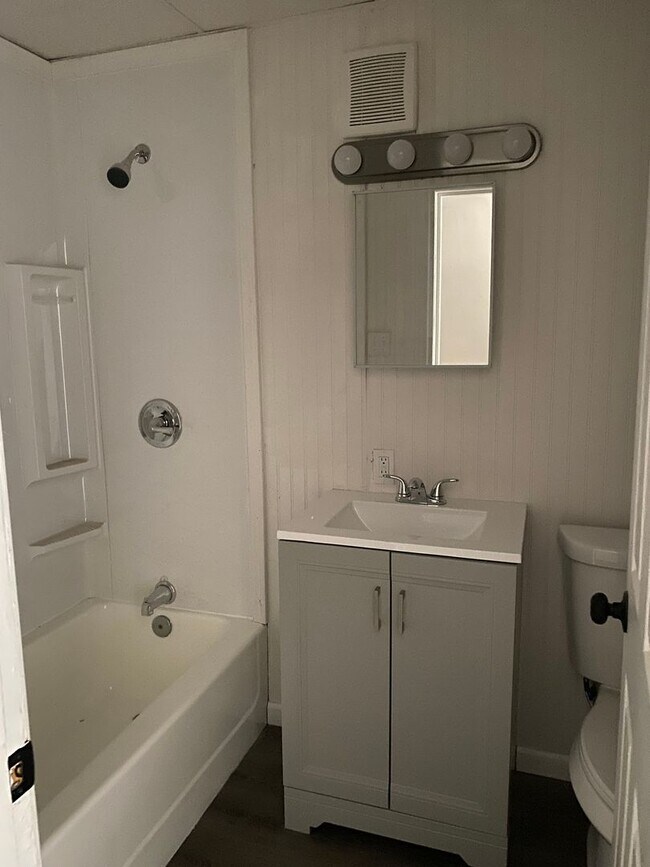 Building Photo - LIMITED TIME**1/2 OFF DEPOSIT**