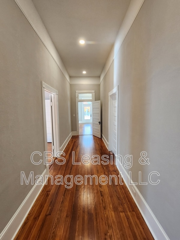 Building Photo - 2908 10th Ave