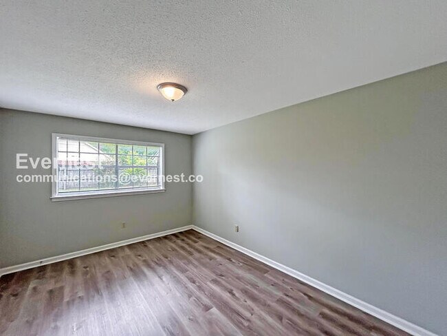 Building Photo - 848 Rasco Rd W