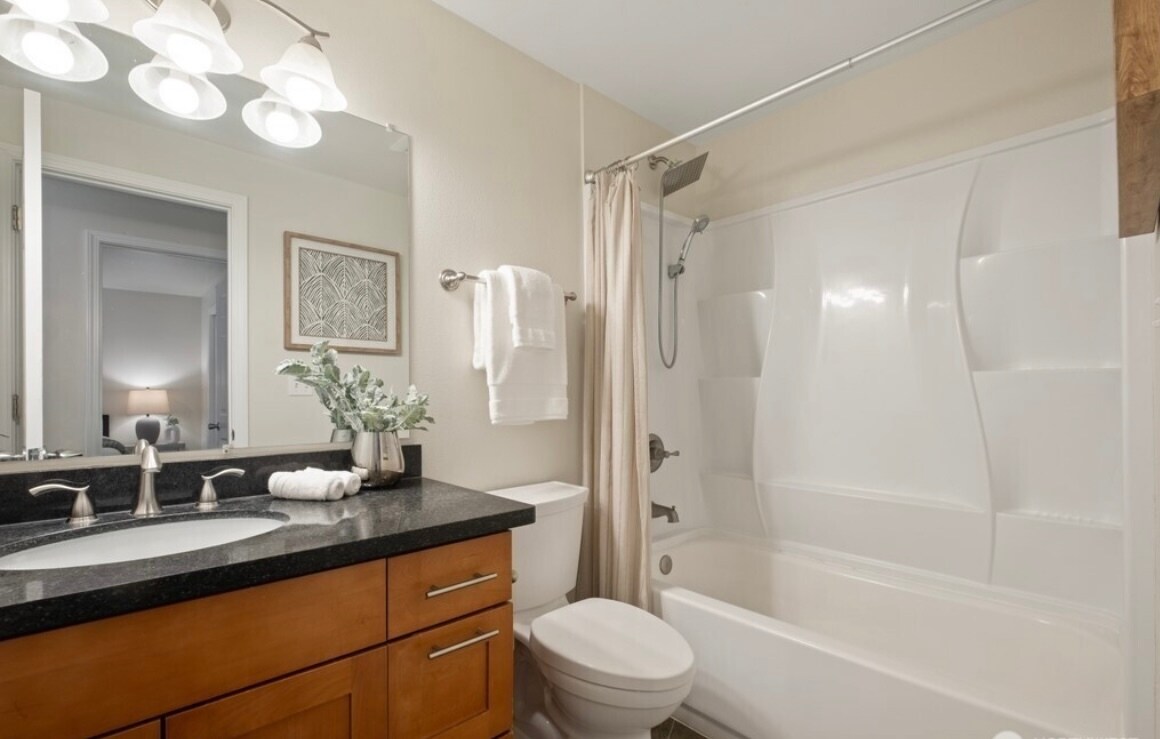 Building Photo - 4300 NE Sunset Blvd