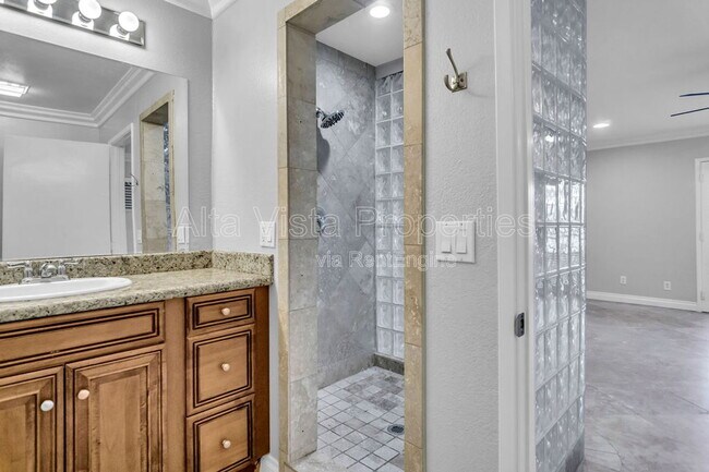 Building Photo - 4070 Morrell St