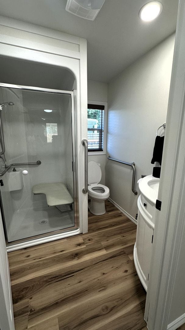 Building Photo - Cute 2 Bedroom House in Myrtle Creek!