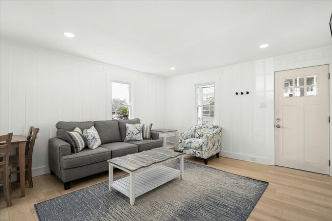 Building Photo - 11 43rd St