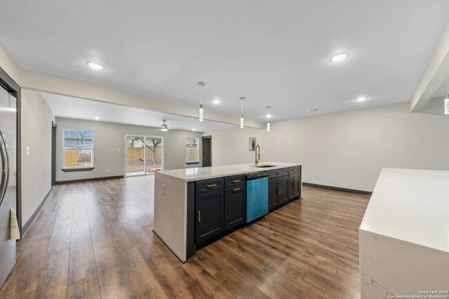 Building Photo - 2643 W Gramercy Pl