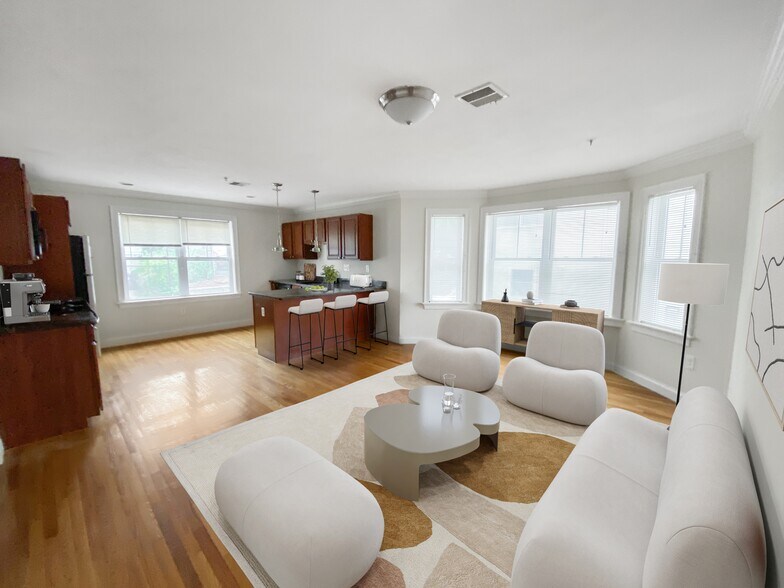 Primary Photo - 14 Notre Dame St