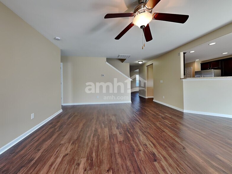 Building Photo - 1 Amber Dr