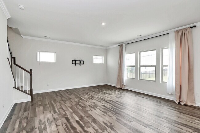 Building Photo - 8315 Flint Hill Dr