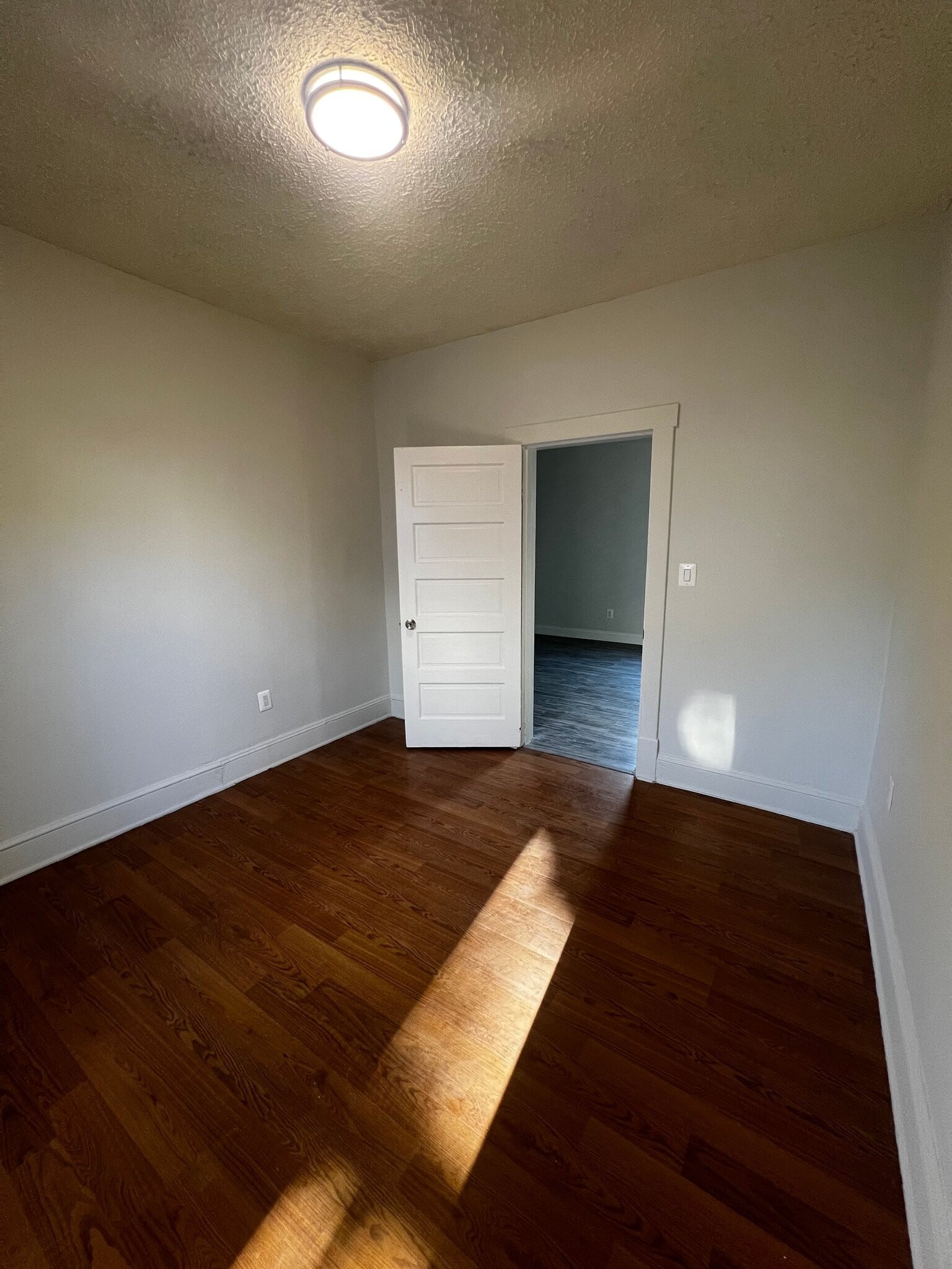 Building Photo - 5405 Quintana St