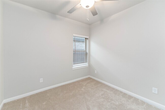 Building Photo - 7334 Lake Arrowhead Ln