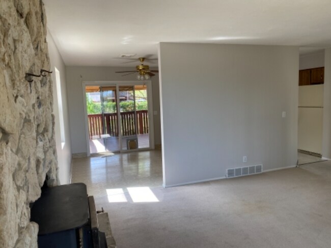 Building Photo - 521 W 400 N